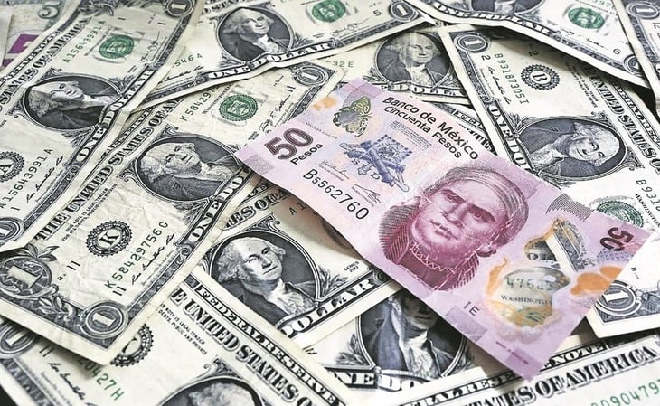 Dólar sube y cierra en 21.35 pesos; nuevo máximo desde marzo