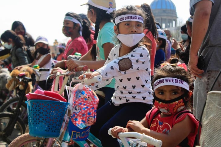 Niñas guatemaltecas manifiestan contra la corrupción en el Día Internacional de la Niña 