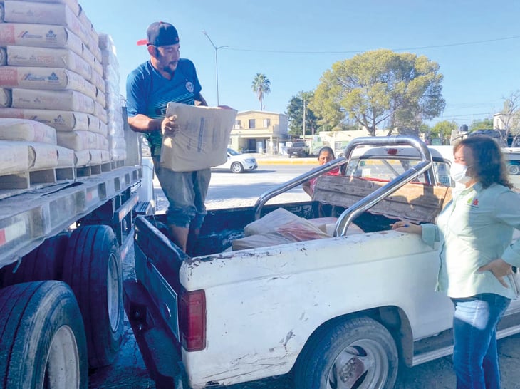 La entrega de cemento subsidiado beneficia a 13 familias de San Buenaventura