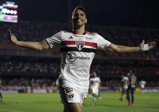 Jonathan Calleri marca y Sao Paulo derrota al Corinthians en el clásico paulista