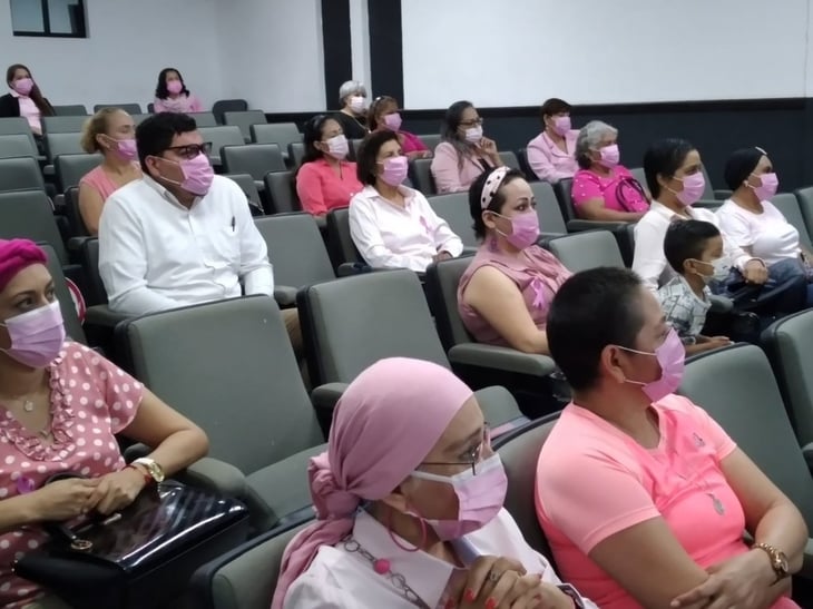 Docentes de la FIME de Monclova reciben conferencia para la prevención del cáncer de mama
