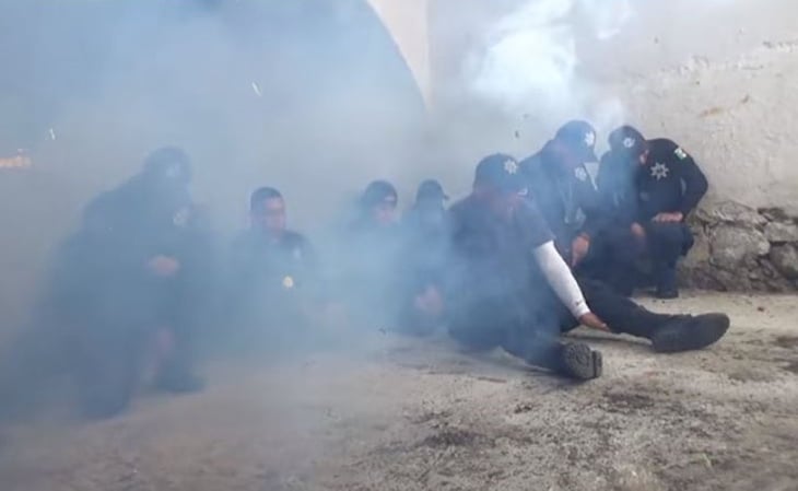 Rocían con gas lacrimógeno a policías como entrenamiento en Tlaxcala