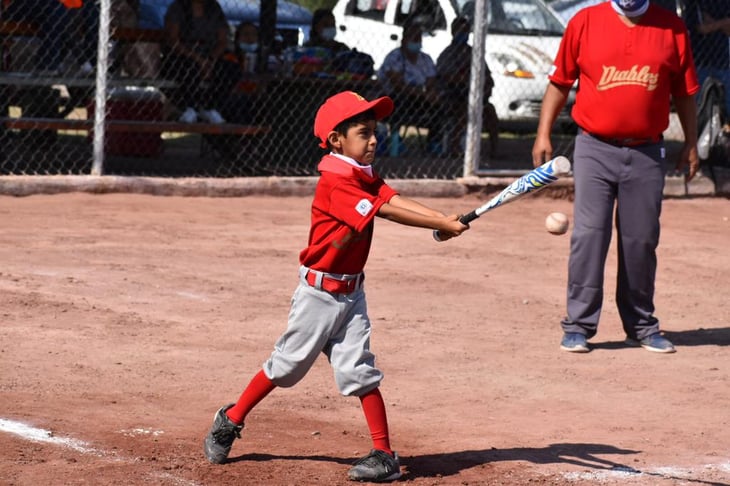Acereros blanquea a los Gigantes 9-0 en la liga de béisbol infantil  y juvenil Ribereña