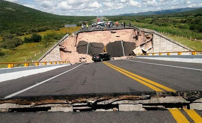 Logran indemnización tras derrumbe de puente en Cerritos