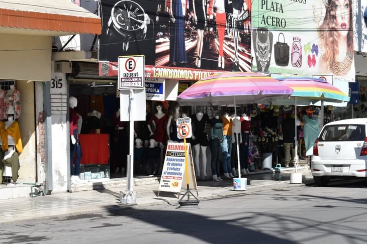 Propietaria de la tienda de ropa en Monclova: 'O comes o te vistes'