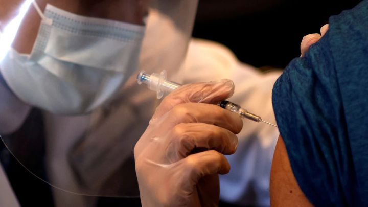 Presidente de Chile reconoce 'rebrote' de COVID-19 y carga contra no vacunados