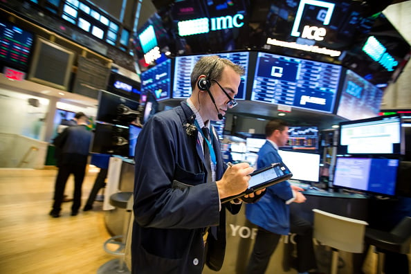 Wall Street cierra mixto y el Dow Jones baja un 0,74 %