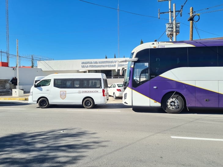 La SEDENA segura a casi 100 migrantes en dos autobuses de pasajeros en Allende
