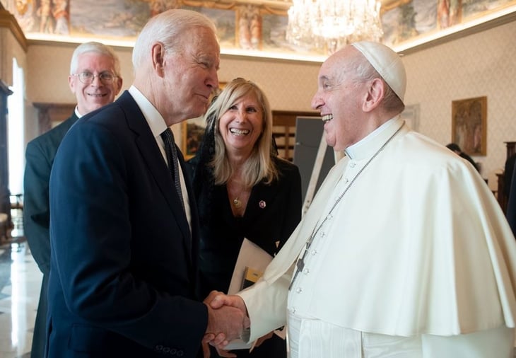 Biden dice que el papa Francisco sirve como 'estrella polar' para el mundo
