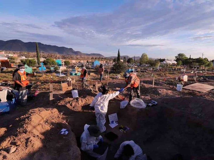 El Centro Regional de Identificación Humana realiza exhumación en Ramos Arizpe