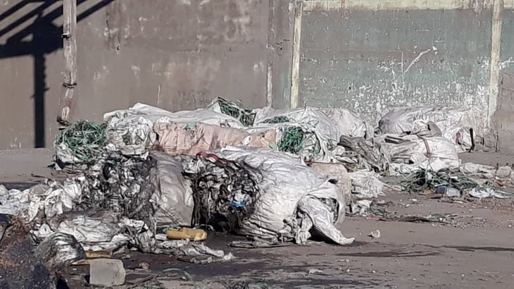 Se registra fuerte incendio en recicladora de Monclova