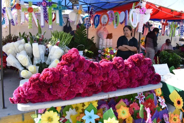 Vendedores de Monclova esperan que las ventas revivan el Día de Muertos 