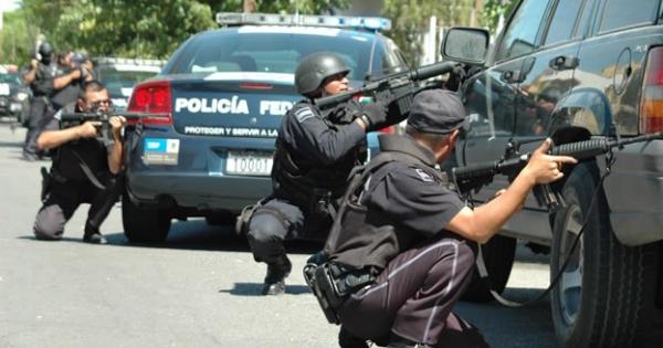 Grupo armado retiene a 8 policías en Jalisco
