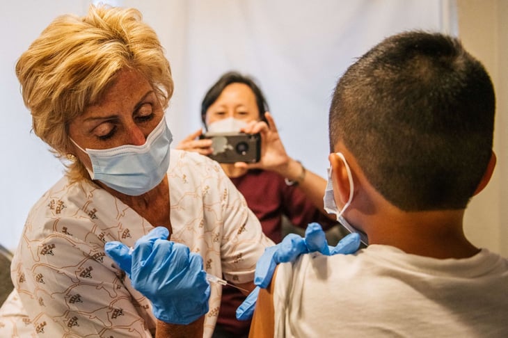 Nueva York comienza la semana próxima a vacunar niños de 5 a 11 en escuelas