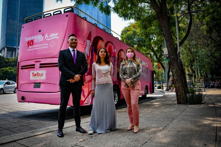 Turibus rosa recorrerá CDMX para concientizar sobre Cáncer de mama