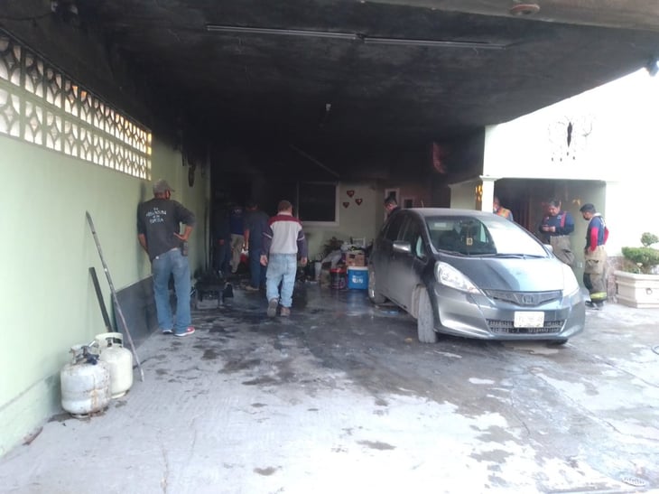Cortocircuito incendia el cuarto de un domicilio en Monclova