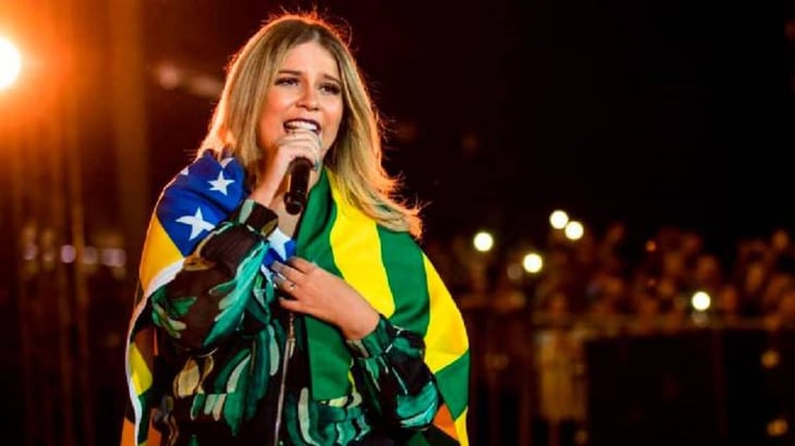 Unas 100.000 personas despidieron a la cantante brasileña Marília Mendonça