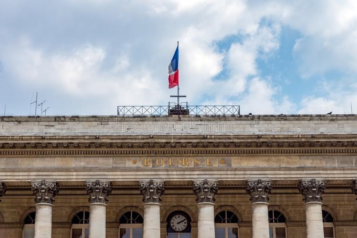 La Bolsa de París sube un 0,10 % y se mantiene en el récord de 7.000 puntos