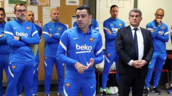 Xavi Hernández hace madrugar al Barcelona e impone nueva disciplina en su primera práctica