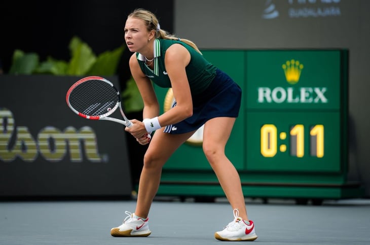 La estonia Annet Kontaveit vence a Barbora Krejcikova en el inicio de la WTA Finals