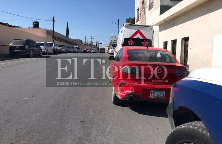 Dos automóviles protagonizan choque en la zona centro de Monclova