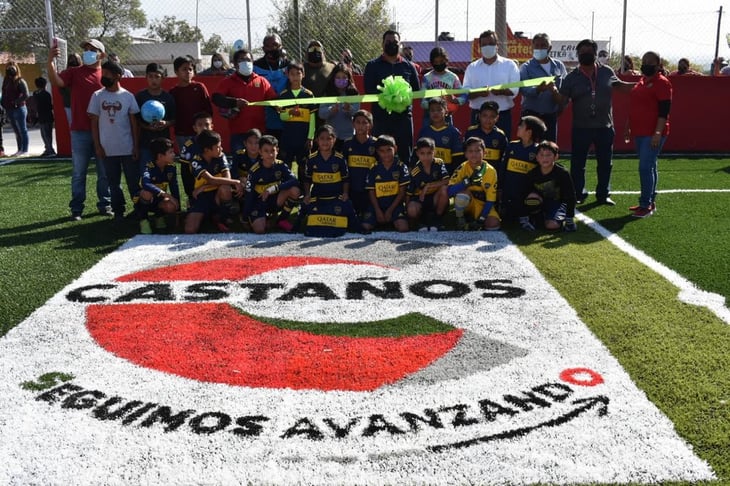 Autoridades de Castaños inauguran cancha de fútbol en Colonia Independencia