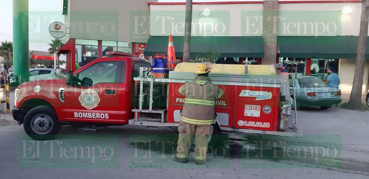 Incendio dentro de un centro comercial de Monclova genera gran movilización de elementos de bomberos