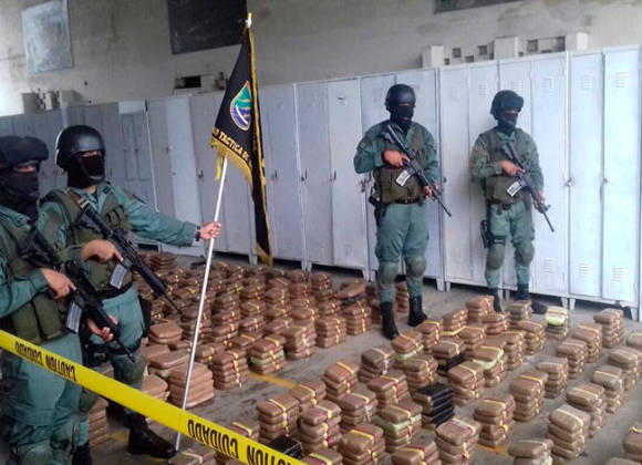 Incautan 695 paquetes de droga y detienen a 3 personas en Panamá