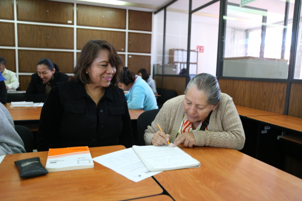 Mujeres de Monclova tienen acceso a programa de preparatoria abierta