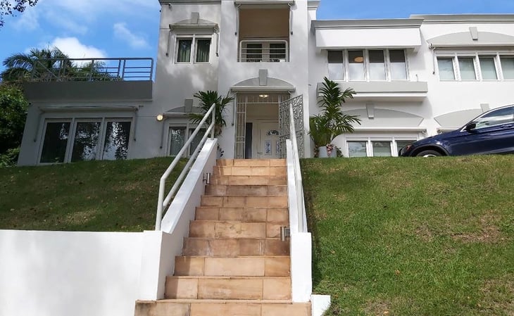 Esta es la casa de Daddy Yankee que Airbnb pondrá en renta