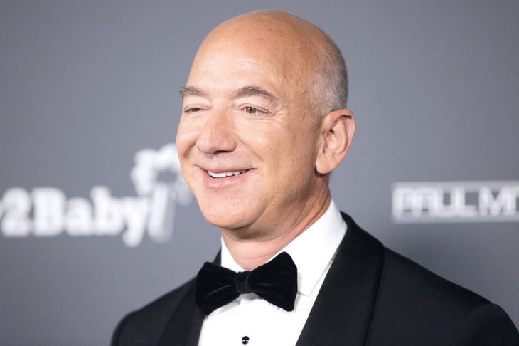 Jeff Bezos dona 100 millones de dólares a fundación de Barack Obama