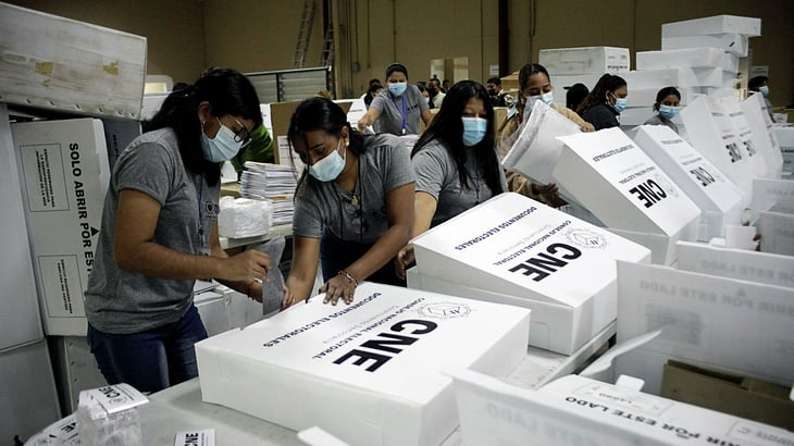 Más de 5 millones de hondureños van a las urnas entre la incertidumbre y los problemas sociales
