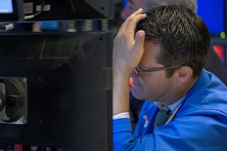 Wall Street cierra con pérdidas tras el primer caso de Ómicron en EU