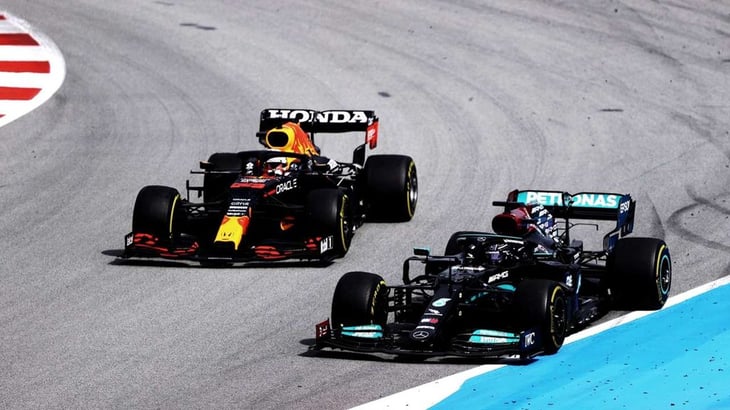 Hamilton por delante de Verstappen en el primer libre de Yeda