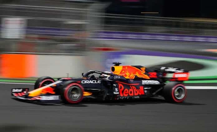 Verstappen por delante de Hamilton en el último libre de Yeda