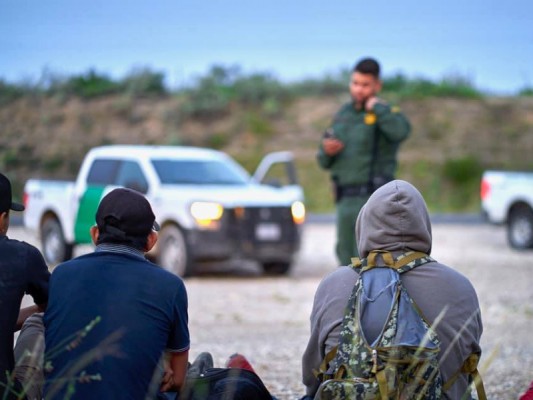 Indocumentados provenientes de África y Asia fueron arrestados al querer cruzar a Eagle Pass