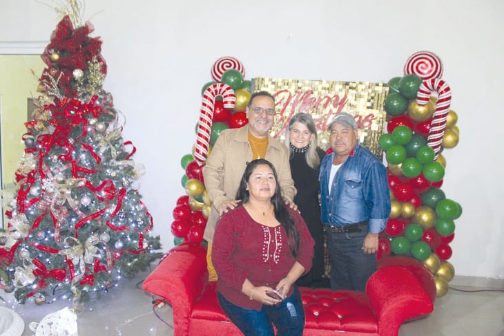 Las autoridades del municipio de San Buenaventura conviven en posada navideña