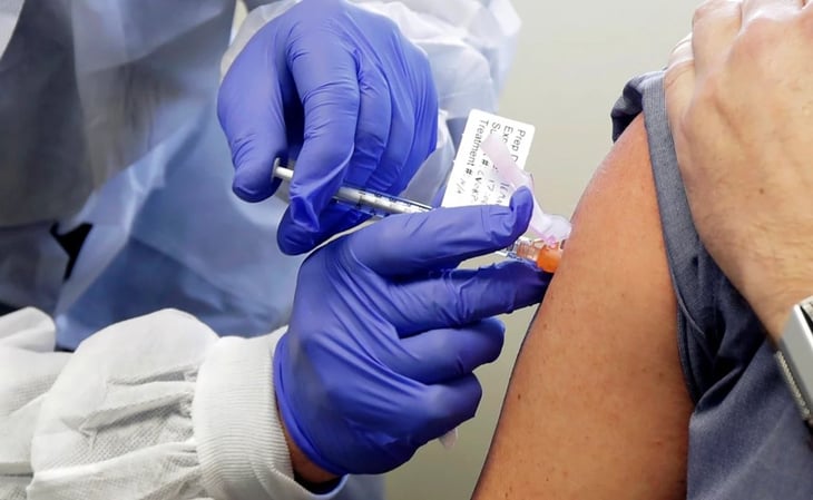 El alcalde de NY anuncia vacunación obligatoria para empleados del sector privado