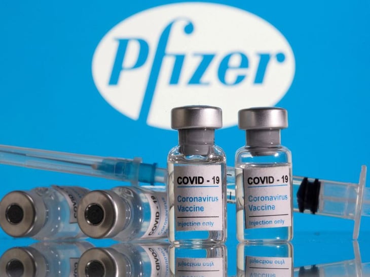 Pfizer dice que una tercera dosis de su vacuna podría neutralizar la variante ómicron