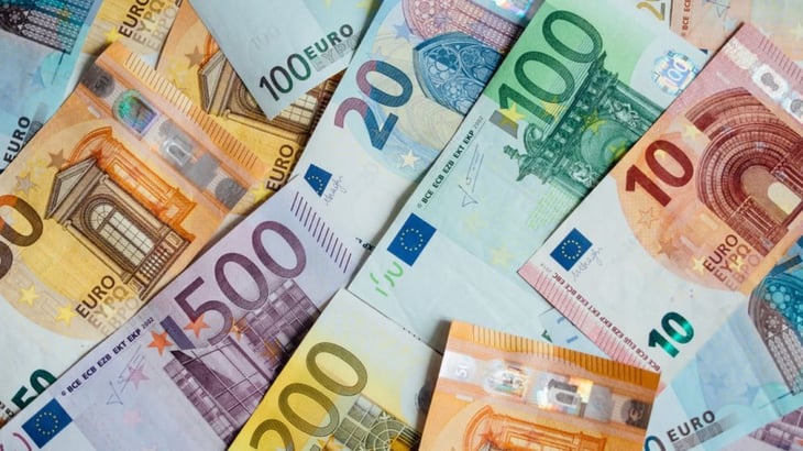 El euro supera los 1,13 dólares