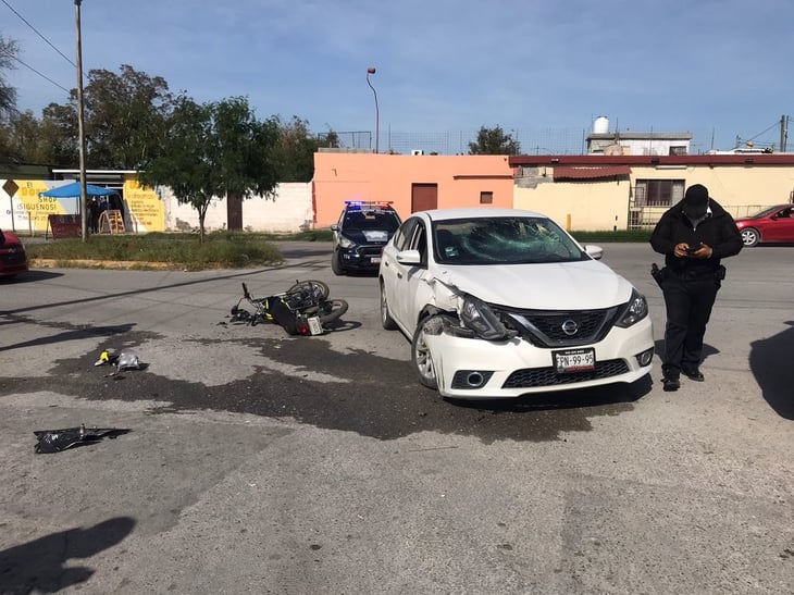  Motociclista resulta lesionado al ser impactado por una conductora en Monclova 