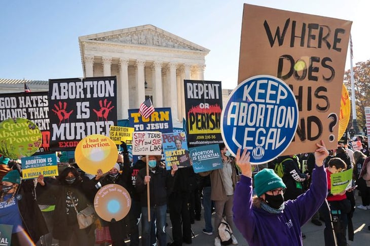 El Tribunal Supremo de EU permite a clínicas abortistas seguir con desafío ley Texas