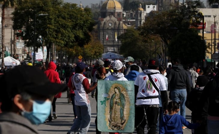 Acuden miles de personas a la Basílica de Guadalupe a celebrar a la virgen