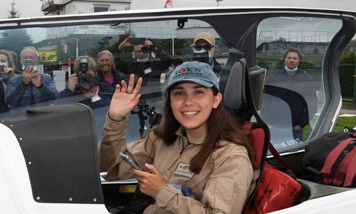 Zara Rutherford, La piloto de 19 años, aterriza en Seúl en su camino hacia el récord