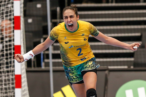 Brasil encaja su primera derrota y se medirá con Dinamarca en cuartos