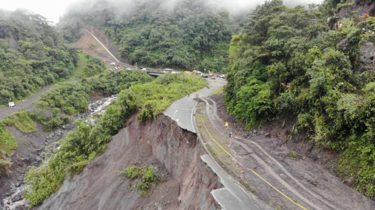 Ecuador declara la fuerza mayor en sector petrolero por erosión en el río Coca 
