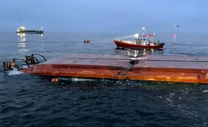 Dos desaparecidos tras choque de dos buques de carga en Suecia