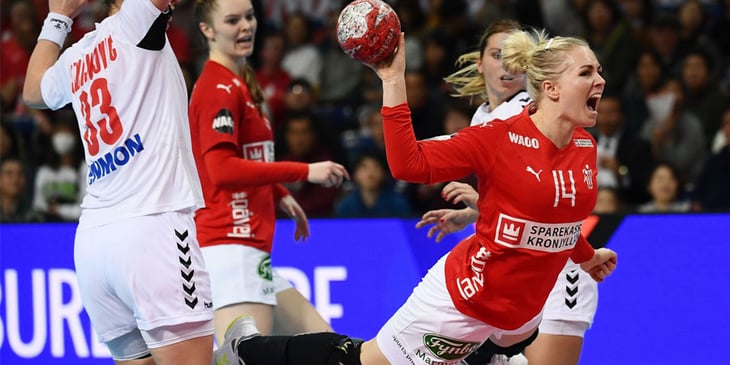 Dinamarca sufre para acceder a semifinales pese a exhibición de Toft