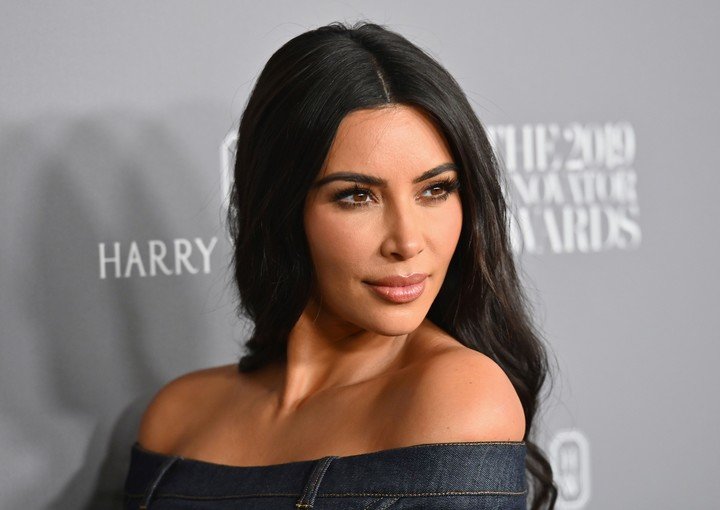 Kim Kardashian sigue los pasos de su padre; cada vez más cerca de convertirse en abogada