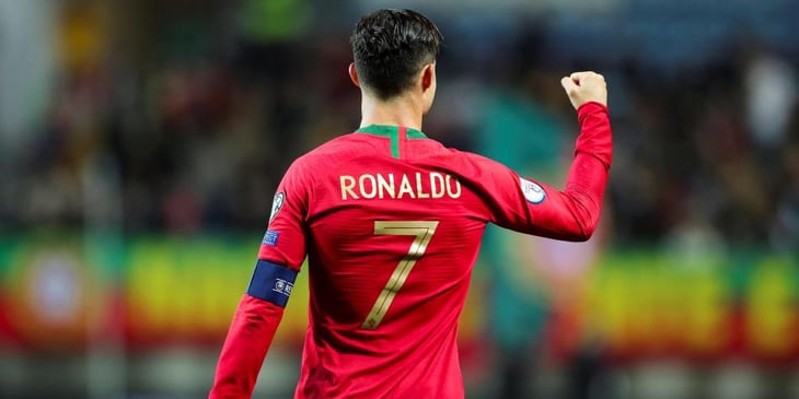Cristiano Ronaldo dona una camiseta firmada para su subasta solidaria por 'La Palma'